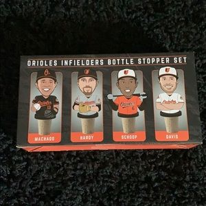 Orioles bottle stopper set